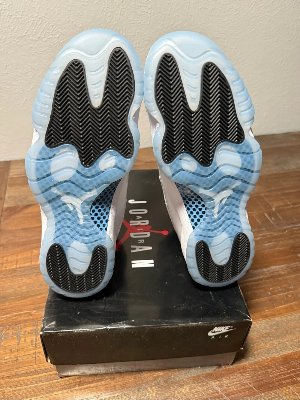 Air Jordan 11 retro size 14 men’s basketball shoes never worn